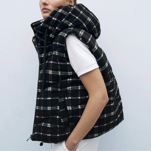ZARA Plaid Quilted
Hooded Puffer Vest jacket